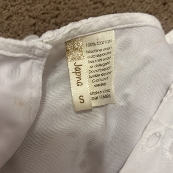 White summer dress - Picture 3 of 3